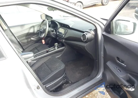 2021 Nissan Kicks Sv Xtronic Cvt z USA, uszkodzony, nr VIN 3N1CP5CVXML495168